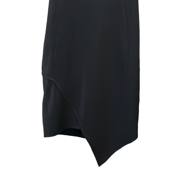 Express asymmetrical exposed strappy back - Picture 7 of 9